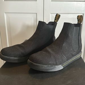 Dr Marten Airwaves Chelsea Boot, Women’s size 9